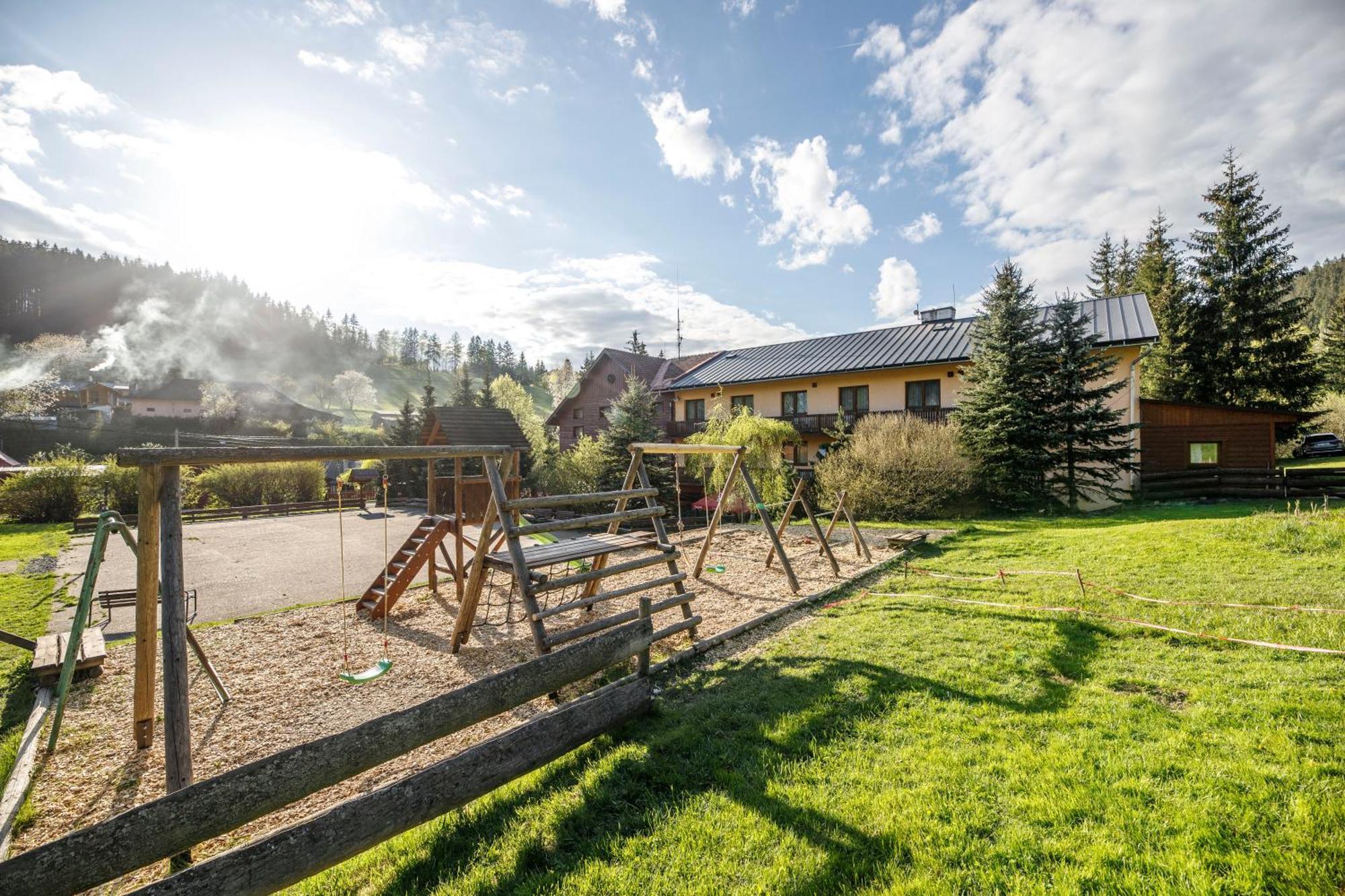 Horsky Hotel Kycerka Вельке-Карловице Экстерьер фото