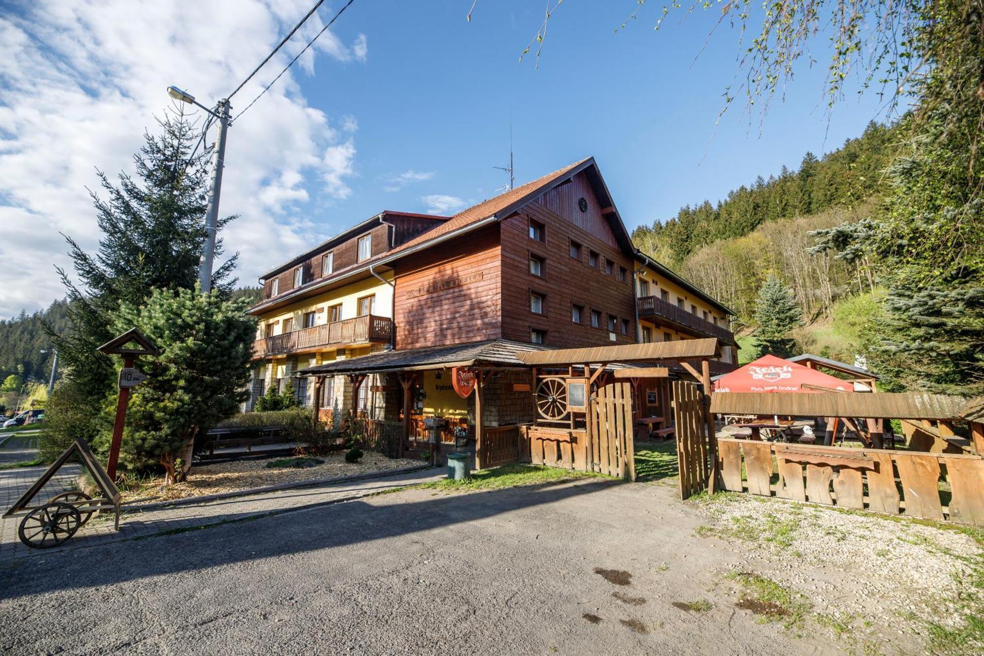 Horsky Hotel Kycerka Вельке-Карловице Экстерьер фото
